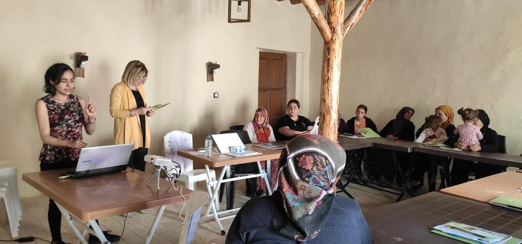 "Kadın Mühendislerden Kadın Çiftçilere" Antepfıstığı yetiştiriciliği eğitiminin ikincisi tamamlandı.