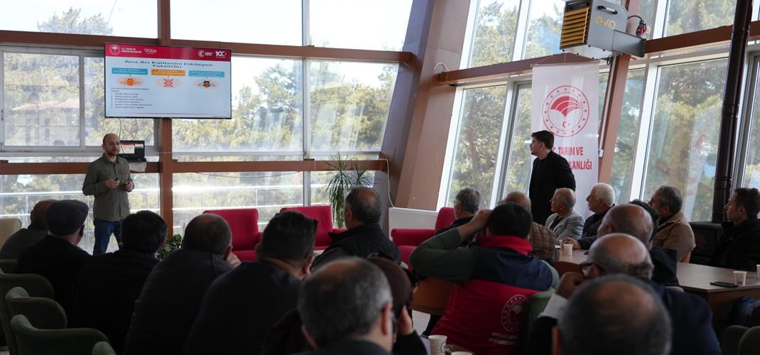 Arı Hastalıklarıyla Mücadele Yöntemleri, Ana Arı Yetiştiriciliği ve Ana Arı Kalitesini Artırmaya Yönelik Konferans Düzenlenmiştir.