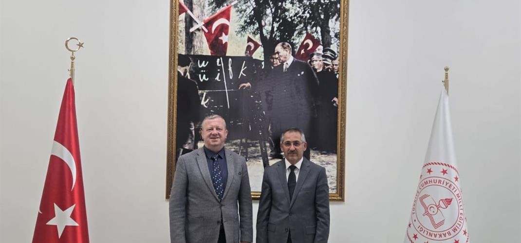  Enstitü Müdürümüz Doç. Dr. Abdullah Ünlü Aksu İlçe Milli Eğitim Müdürü Hasan Kürlü'yü Makamında Ziyaret Etti.