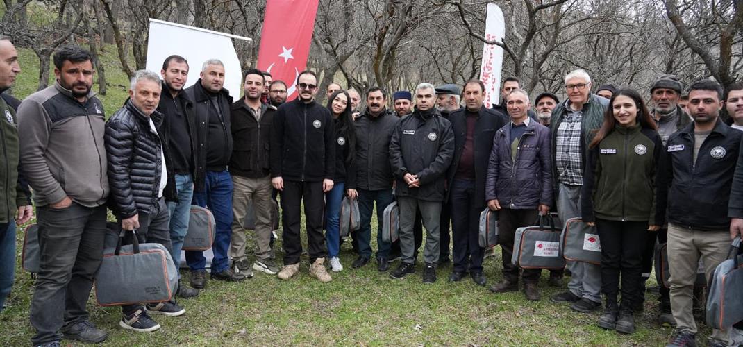 Ardahan Merkez ve Çıldır  İlçesinde Meyve Ağaçlarında Aşılama ve Budama Eğitimleri Gerçekleştirildi