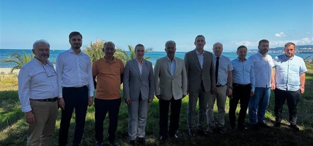 Milletvekili Vehbi Koç, SUMAE’yi Ziyaret Etti: Karadeniz’e Kalkan ve Mersin Balığı Bıraktı