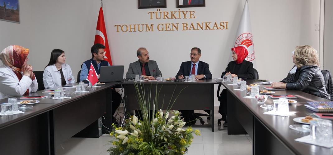 The Executive Secretary and the Deputy Executive Secretary of AARINENA visited our Institute.