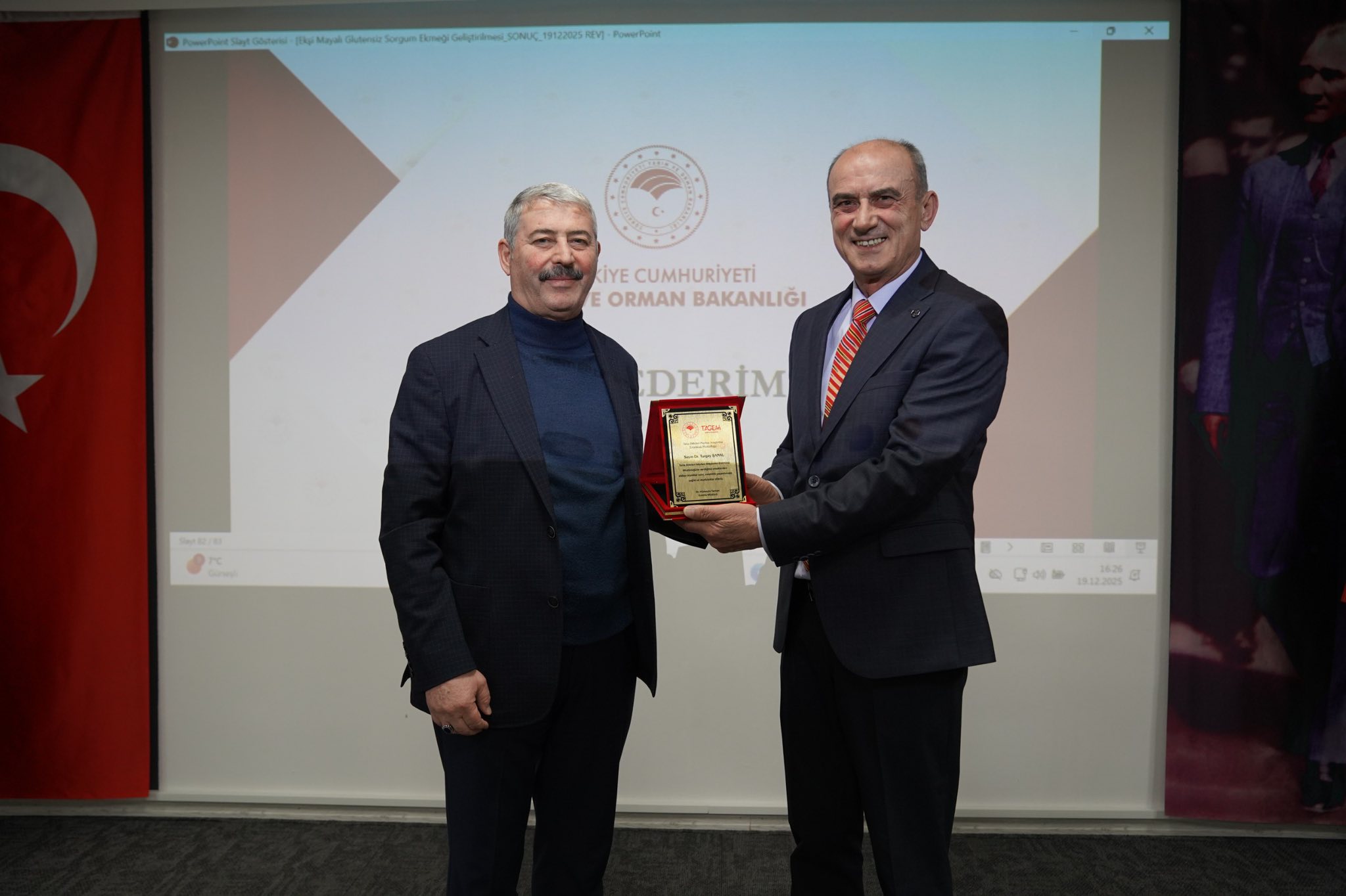 1995 yılında Enstitümüzde başlayan görev süresi boyunca; araştırmacı kimliği ve 12 yıl boyunca yürüttüğü Kalite ve Teknoloji Bölüm Başkanlığı göreviyle Enstitümüze değerli katkılar sunan Dr. Turgay Şanal’a teşekkür ederiz.