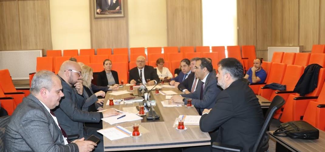 ​İç Denetim Başkanlığı’ndan gelen ekip ile enstitümüzde “İç Denetim Ön Performans Değerlendirme Toplantısı” gerçekleştirildi.